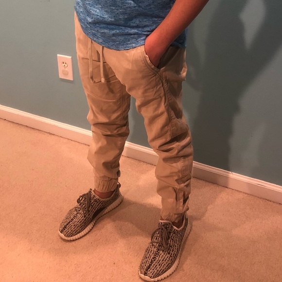 Light khaki joggers with adjustable waistband. - Picture 2 of 2